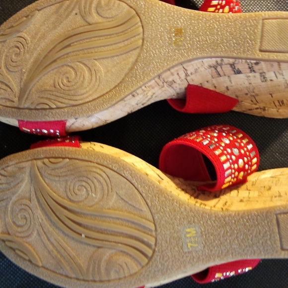 Coach And Four -NWT Cork Wedge Sandals, Two Red Fabric Straps Accented With Gold - Picture 3 of 10